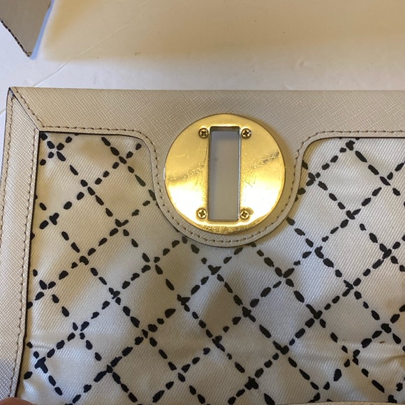 Kate Spade cream colored Crossbody bag. - Picture 10 of 13